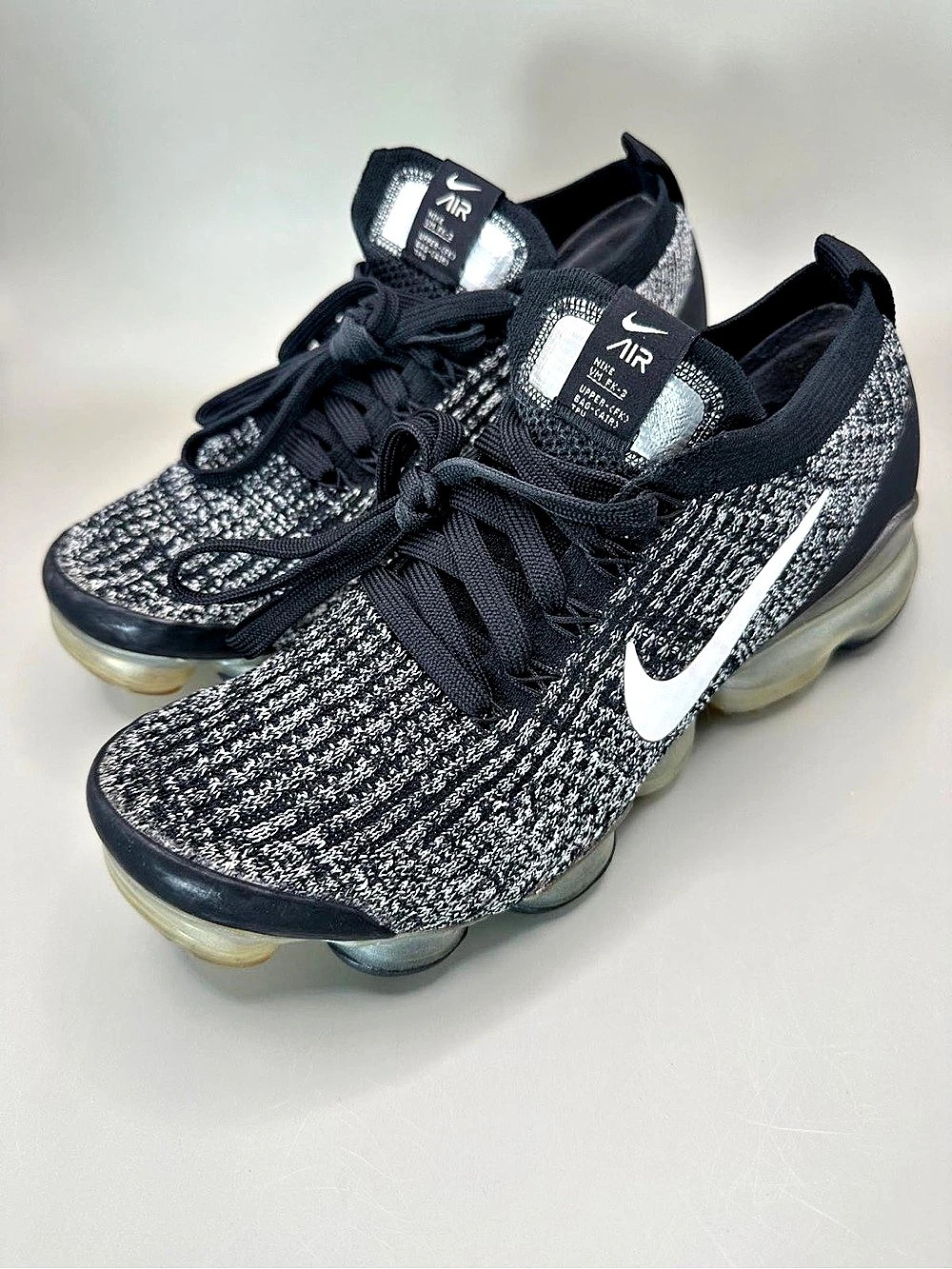 Nike Air VaporMax Flyknit Athletic Shoes Black White US 7.5